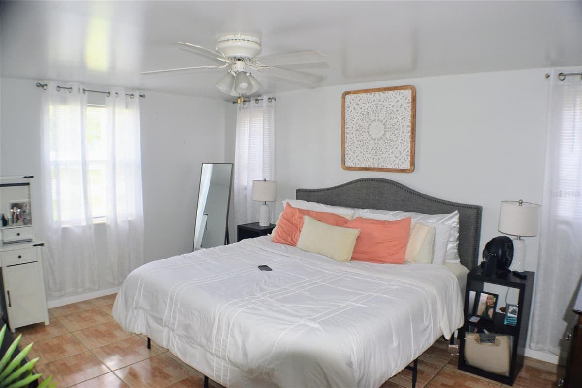 2359 OTIS AVENUE — photo 3 of 12