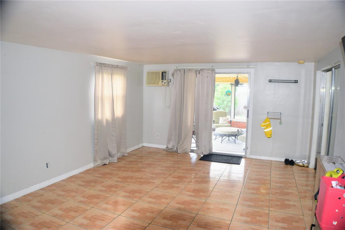 2359 OTIS AVENUE — photo 10 of 12