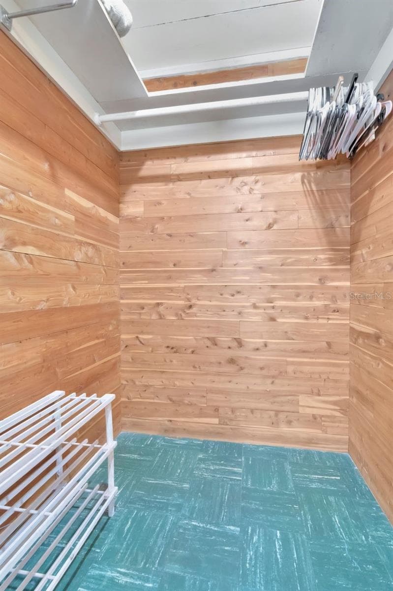 305 BAKER AVENUE — photo 24 of 43
