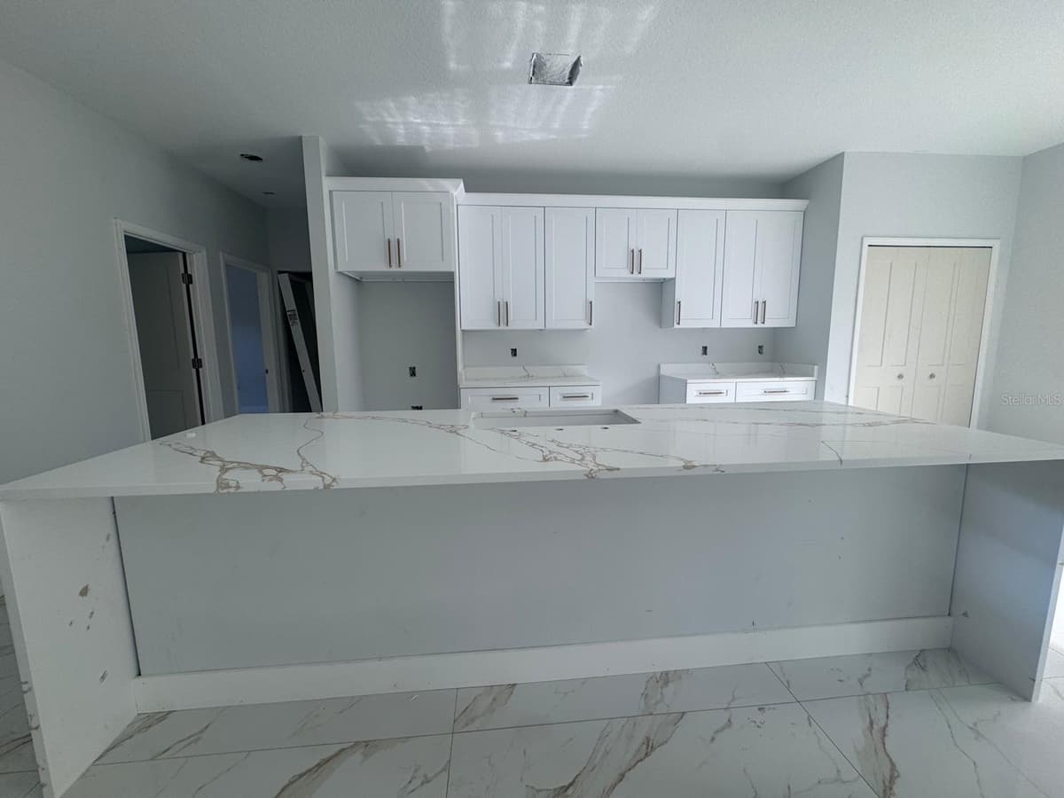 27 N CALHOUN AVENUE — photo 4 of 7