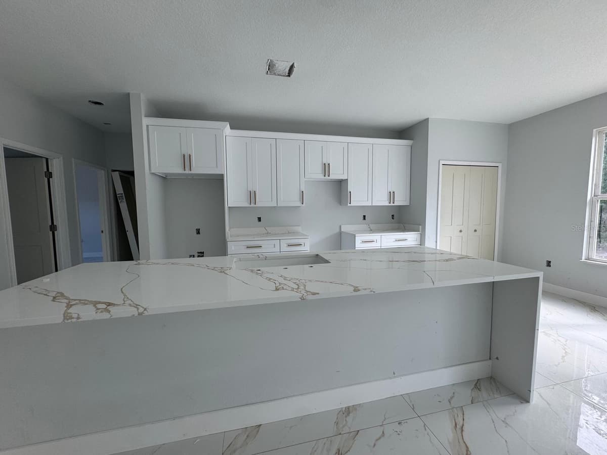 27 N CALHOUN AVENUE — photo 6 of 7