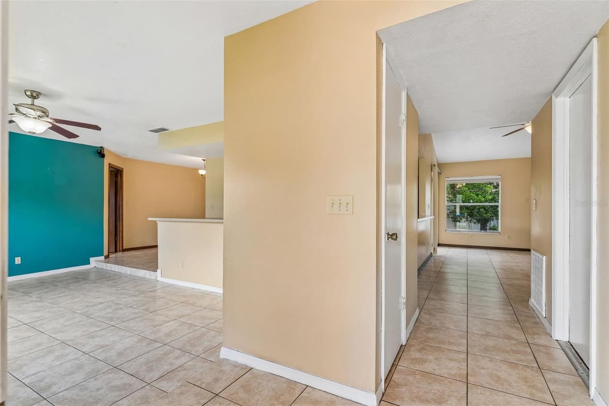 2402 WOODWAY DRIVE — photo 18 of 33