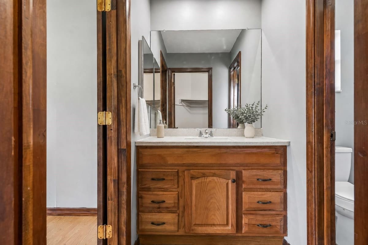 2402 WOODWAY DRIVE — photo 12 of 33