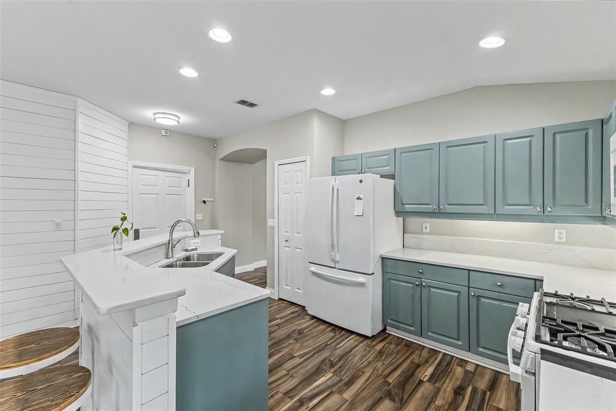 113 WETHERSFIELD CT — photo 17 of 55