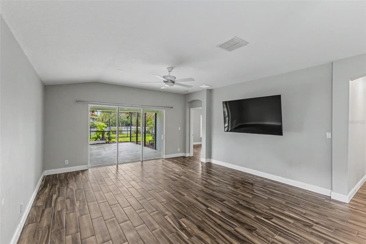 113 WETHERSFIELD CT — photo 21 of 55