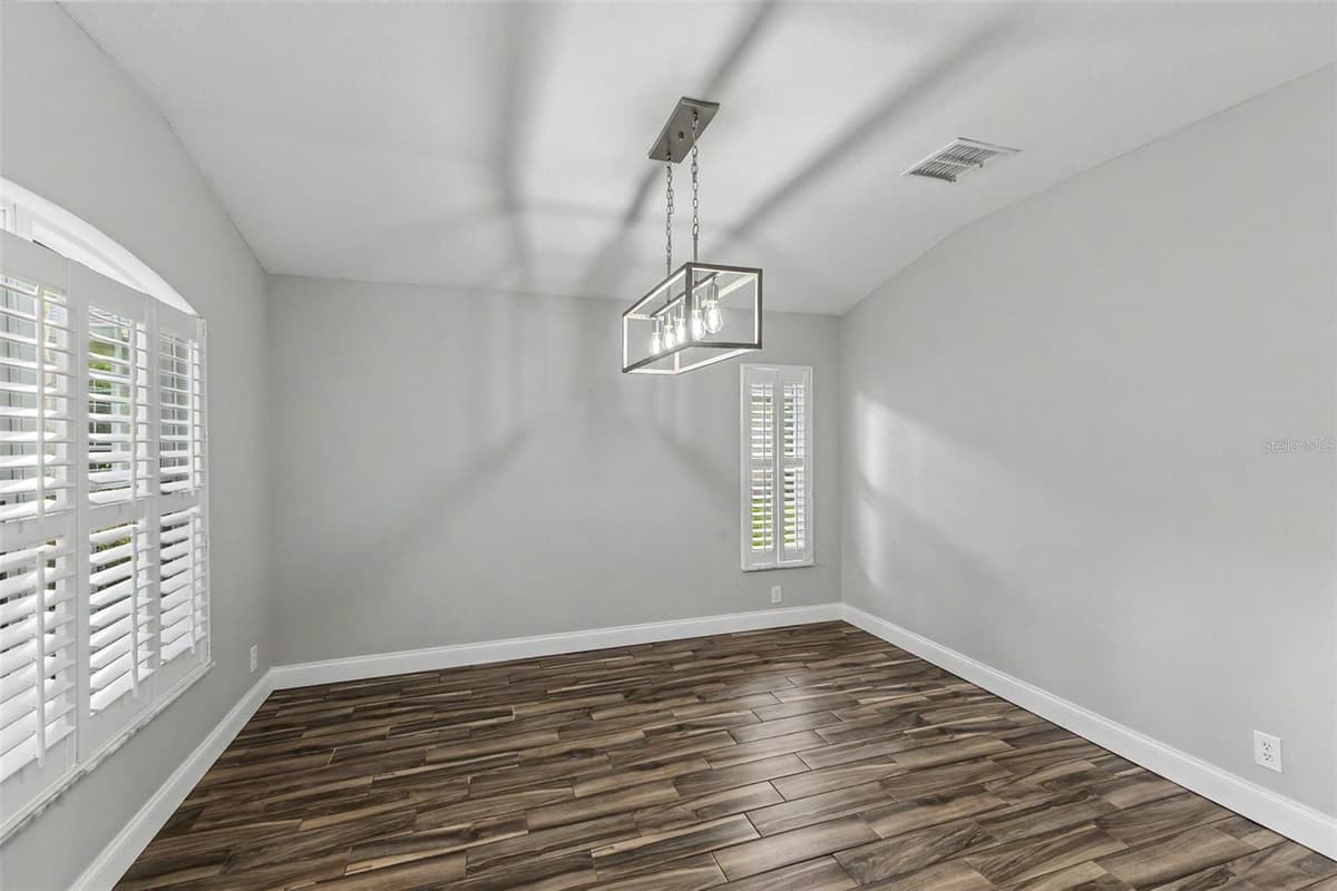 113 WETHERSFIELD CT — photo 13 of 55