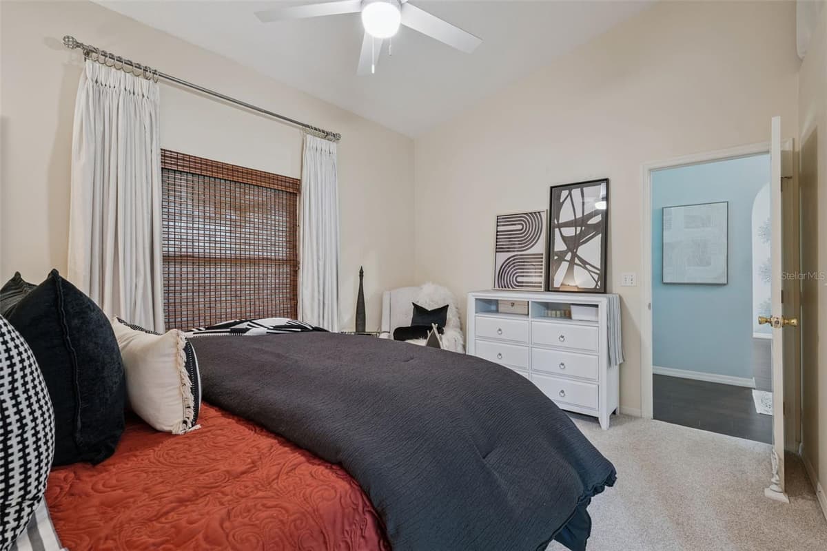 651 VILLA COURT — photo 13 of 32