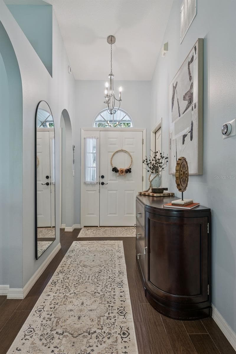 651 VILLA COURT — photo 3 of 32