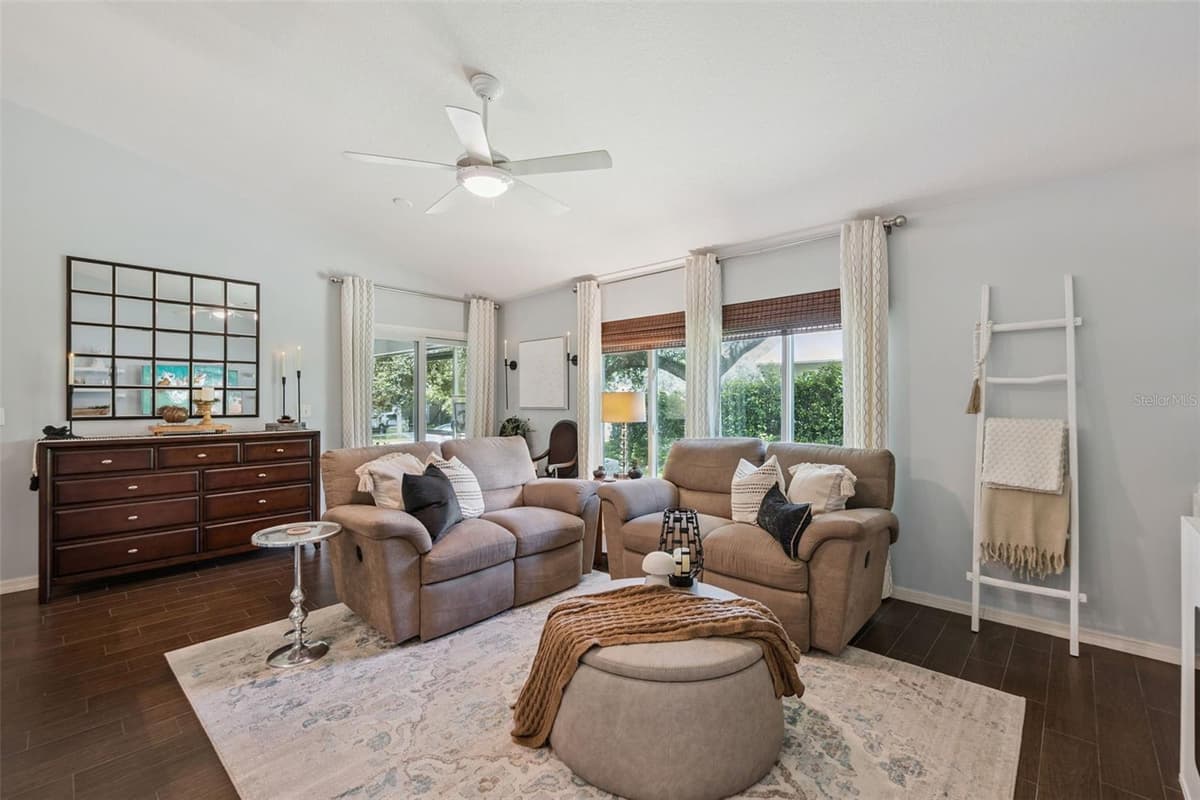 651 VILLA COURT — photo 6 of 32