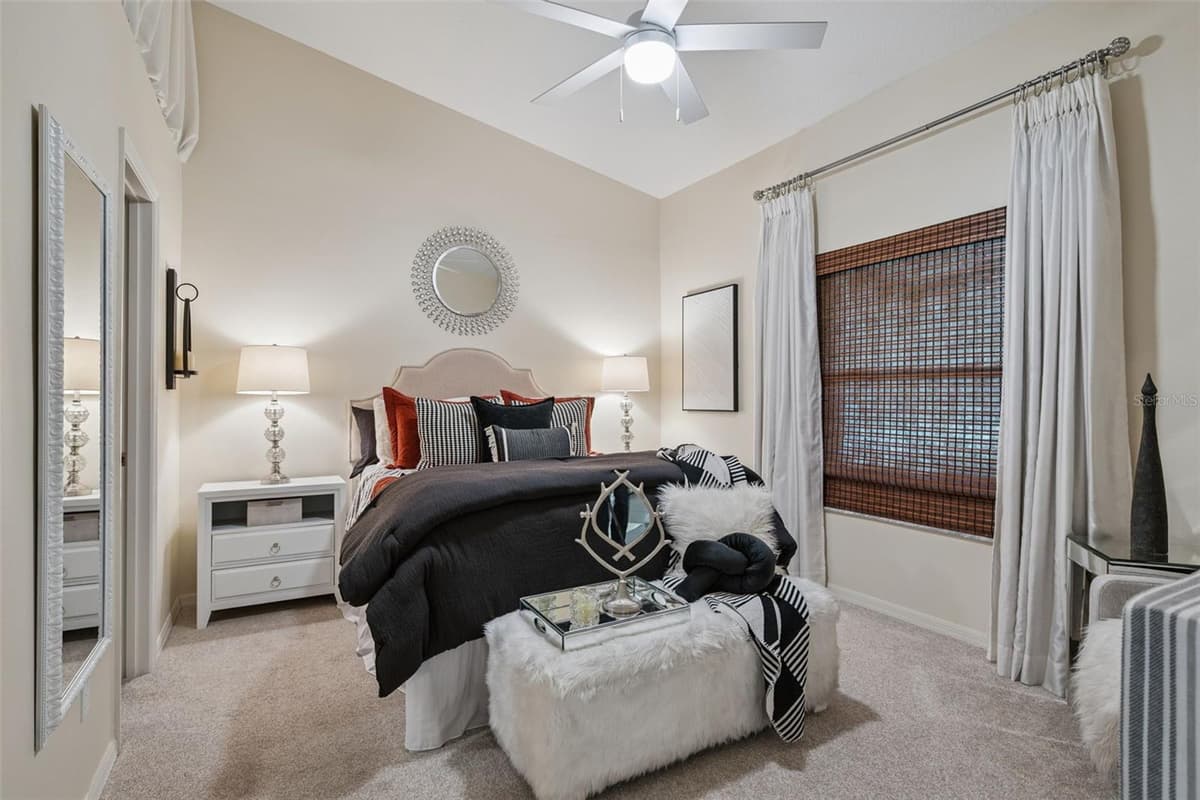 651 VILLA COURT — photo 14 of 32