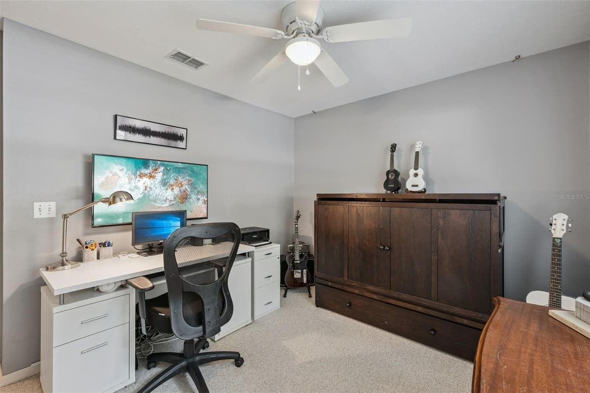 651 VILLA COURT — photo 16 of 32