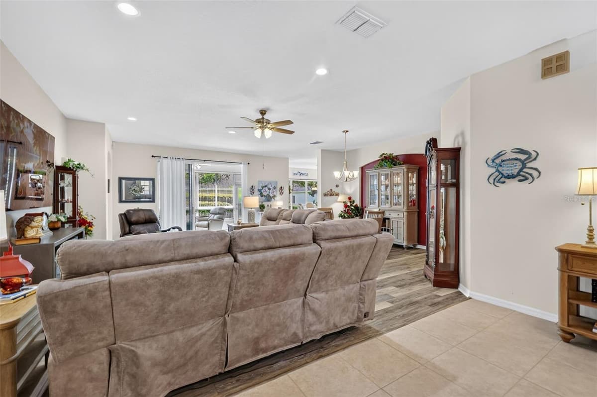 4167 NEWLAND STREET — photo 6 of 45