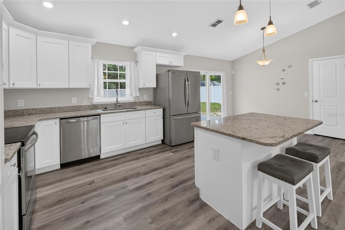 1405 VOORHIS AVENUE — photo 5 of 34