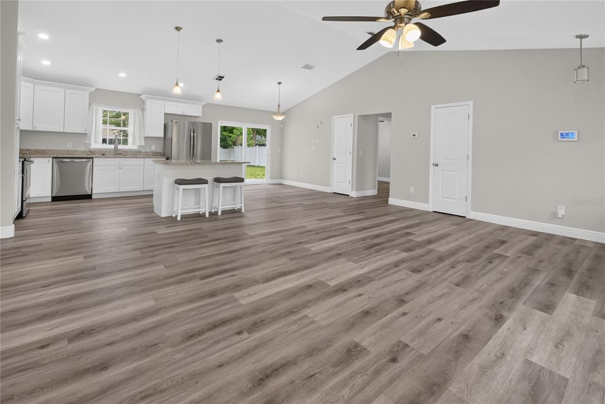 1405 VOORHIS AVENUE — photo 9 of 34