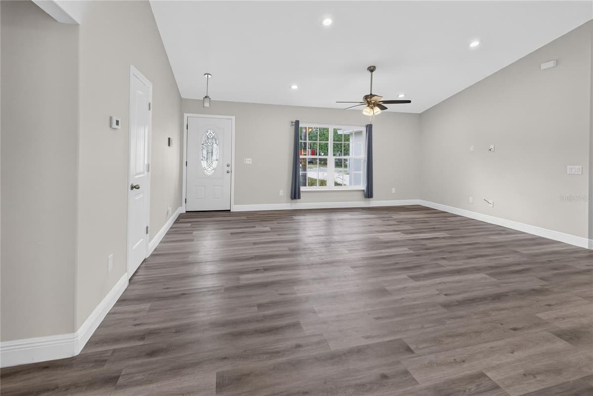 1405 VOORHIS AVENUE — photo 8 of 34