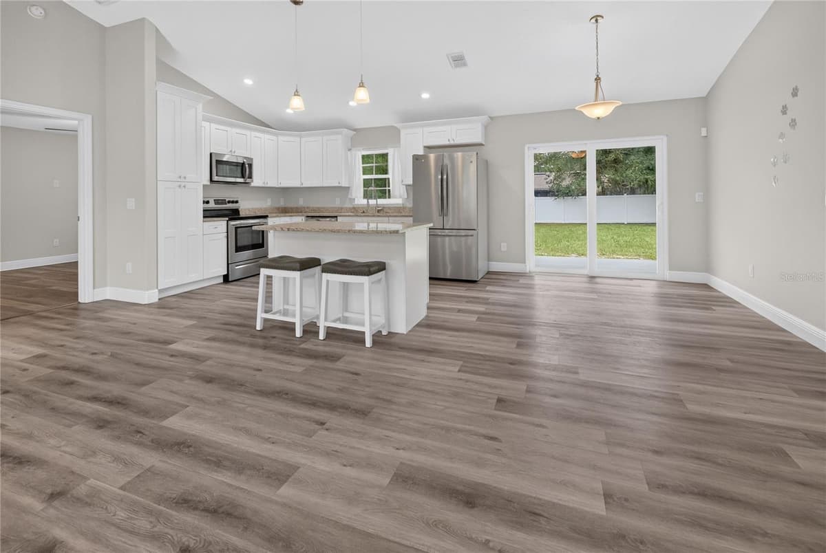 1405 VOORHIS AVENUE — photo 6 of 34