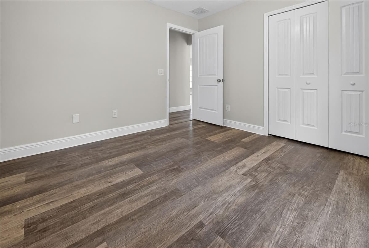 1405 VOORHIS AVENUE — photo 17 of 34