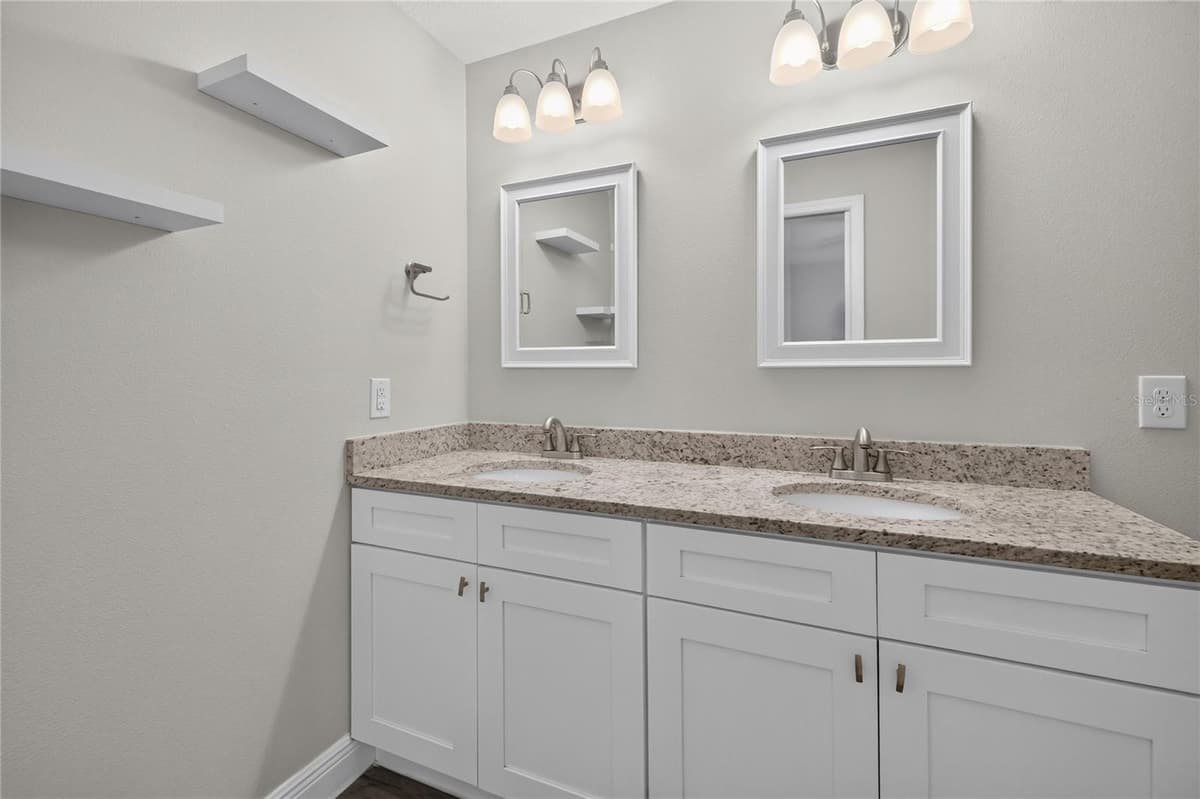 1405 VOORHIS AVENUE — photo 14 of 34