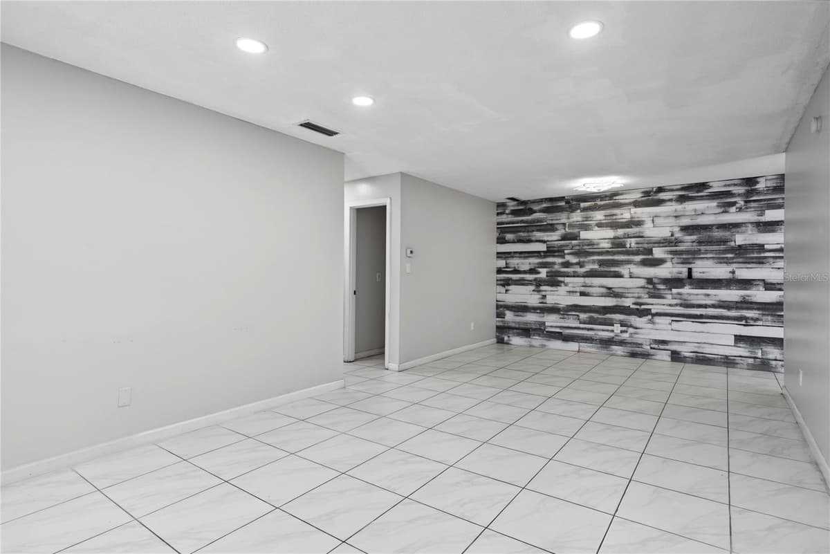 2841 EMPIRE PLACE — photo 7 of 35