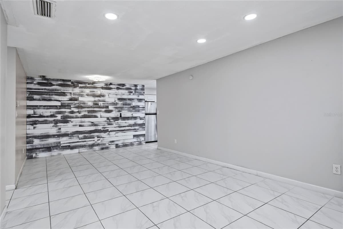 2841 EMPIRE PLACE — photo 4 of 35