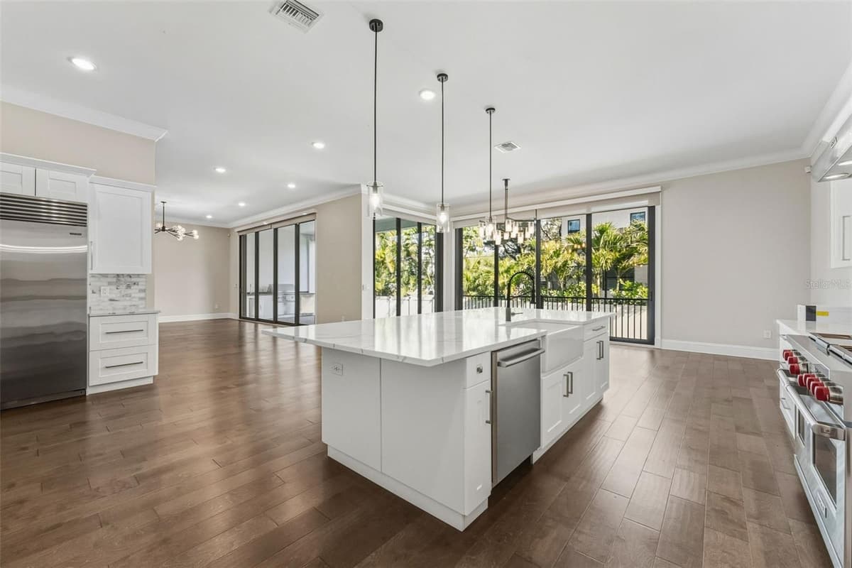 481 DAVIS BOULEVARD — photo 18 of 77