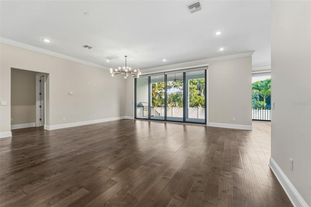 481 DAVIS BOULEVARD — photo 13 of 77