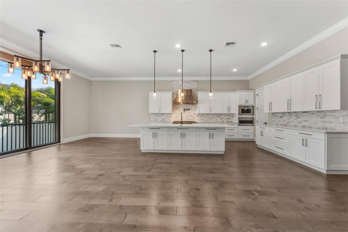481 DAVIS BOULEVARD — photo 15 of 77