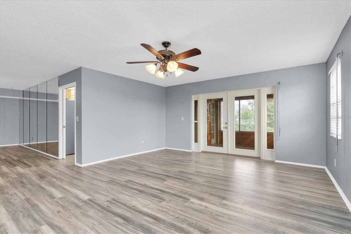 8198 TERRACE GARDEN DRIVE — photo 11 of 63