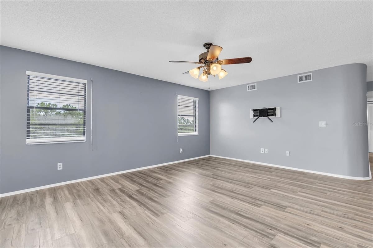 8198 TERRACE GARDEN DRIVE — photo 15 of 63