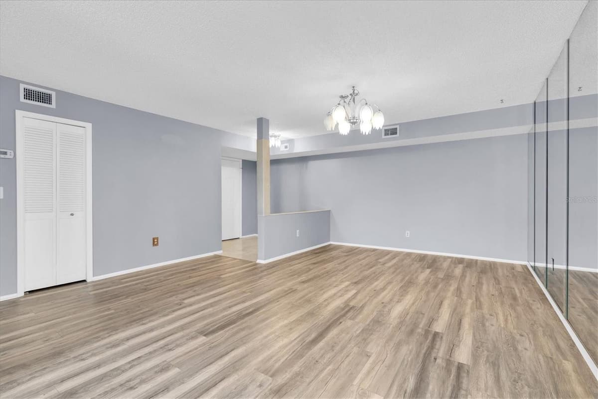 8198 TERRACE GARDEN DRIVE — photo 8 of 63