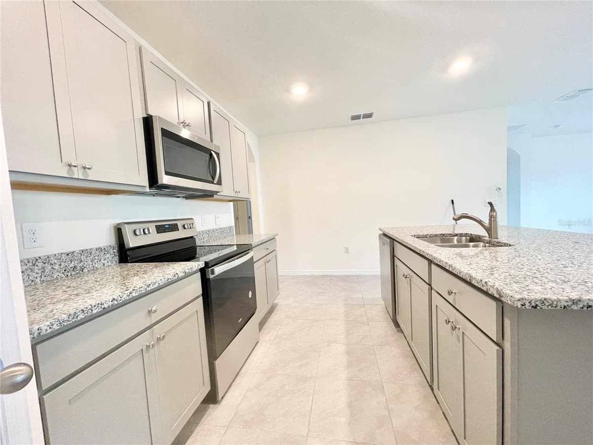 5610 GALLOPING DRIVE — photo 7 of 26
