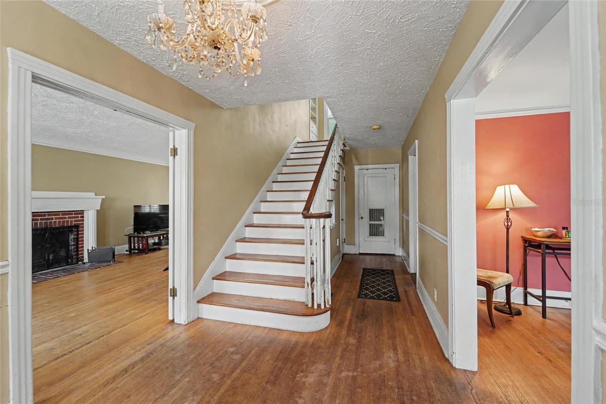6100 3RD AVENUE — photo 16 of 49