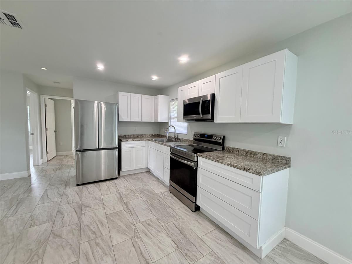 892 ROCKHILL STREET — photo 5 of 16