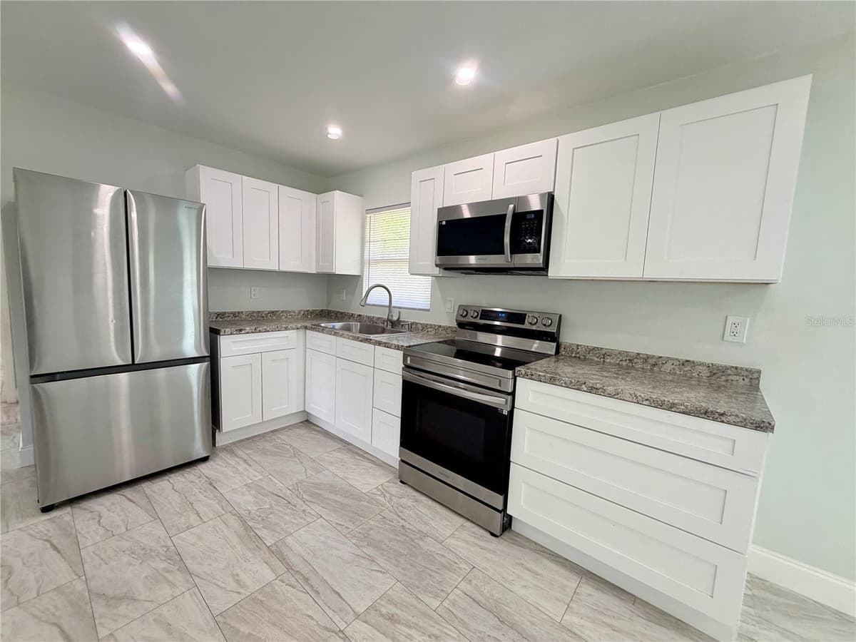 892 ROCKHILL STREET — photo 3 of 16