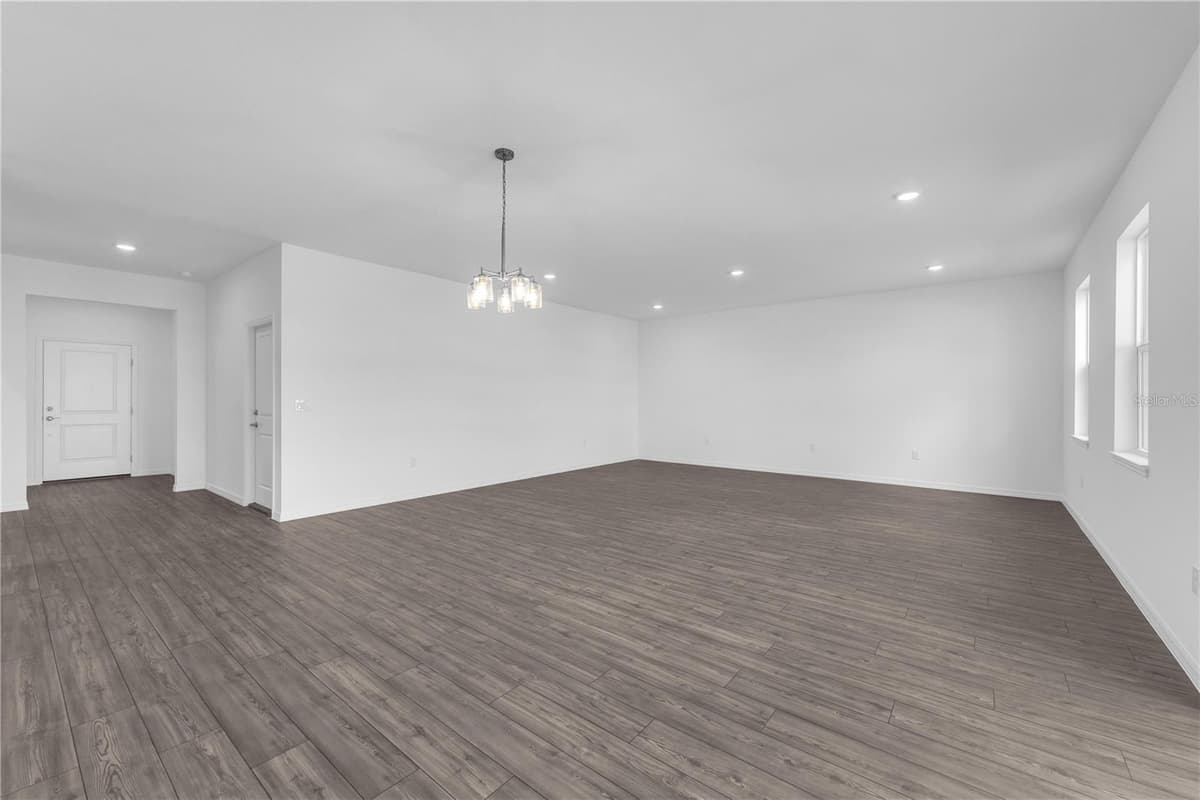 3936 TRIPLE CROWN LOOP — photo 4 of 36