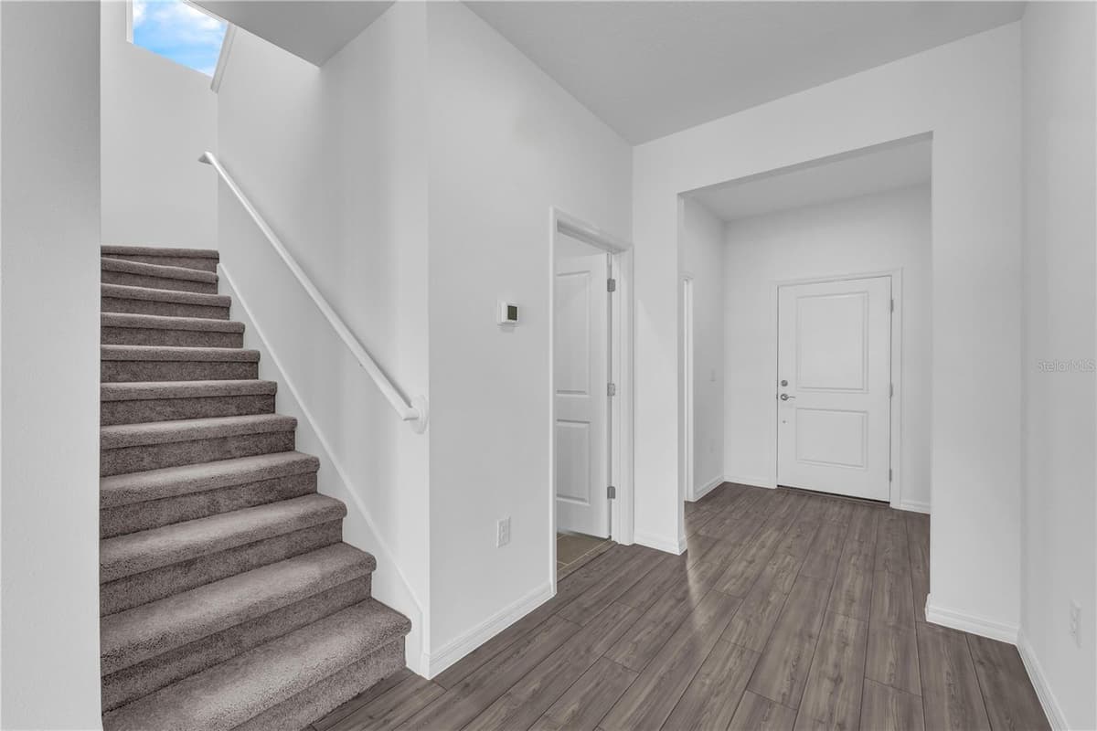 3936 TRIPLE CROWN LOOP — photo 2 of 36
