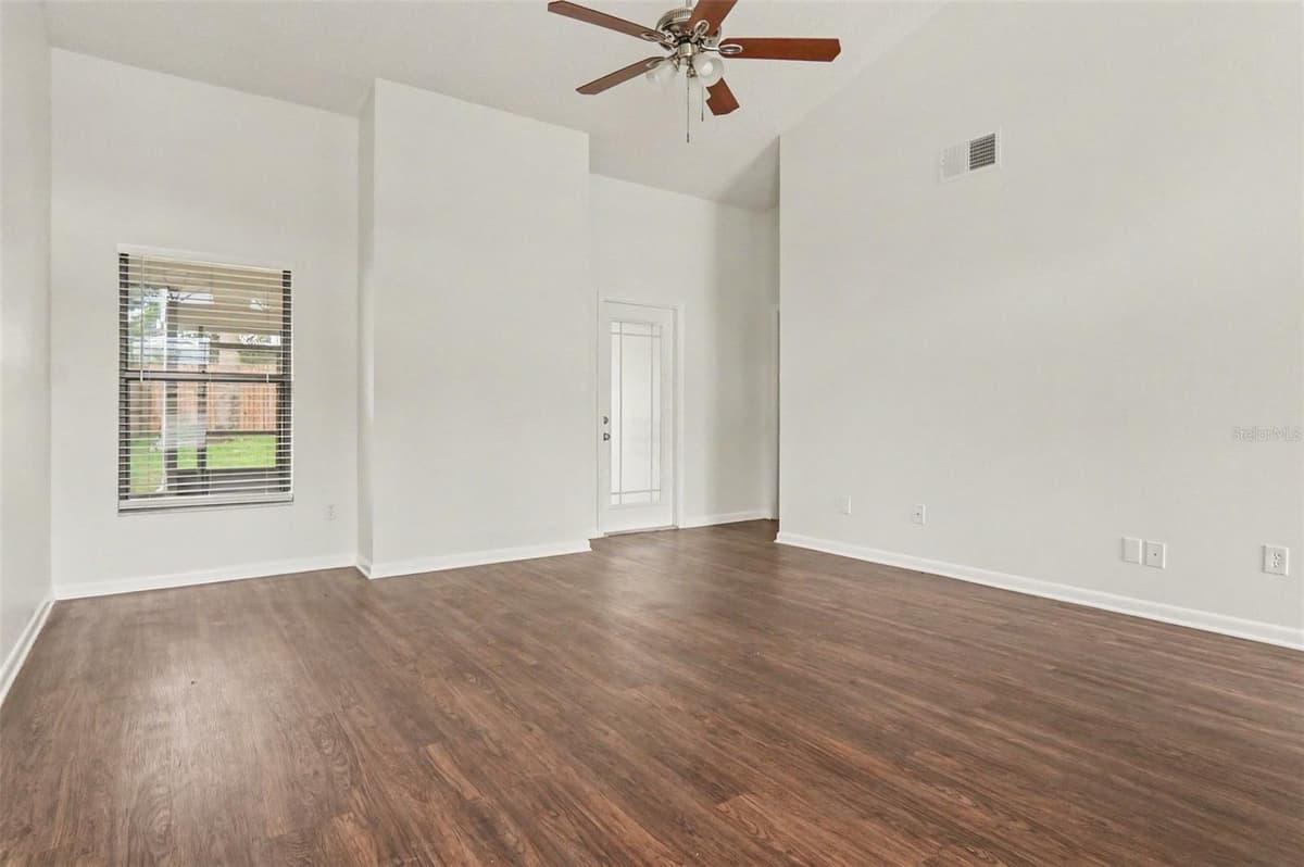 1097 COVINGTON STREET — photo 4 of 15
