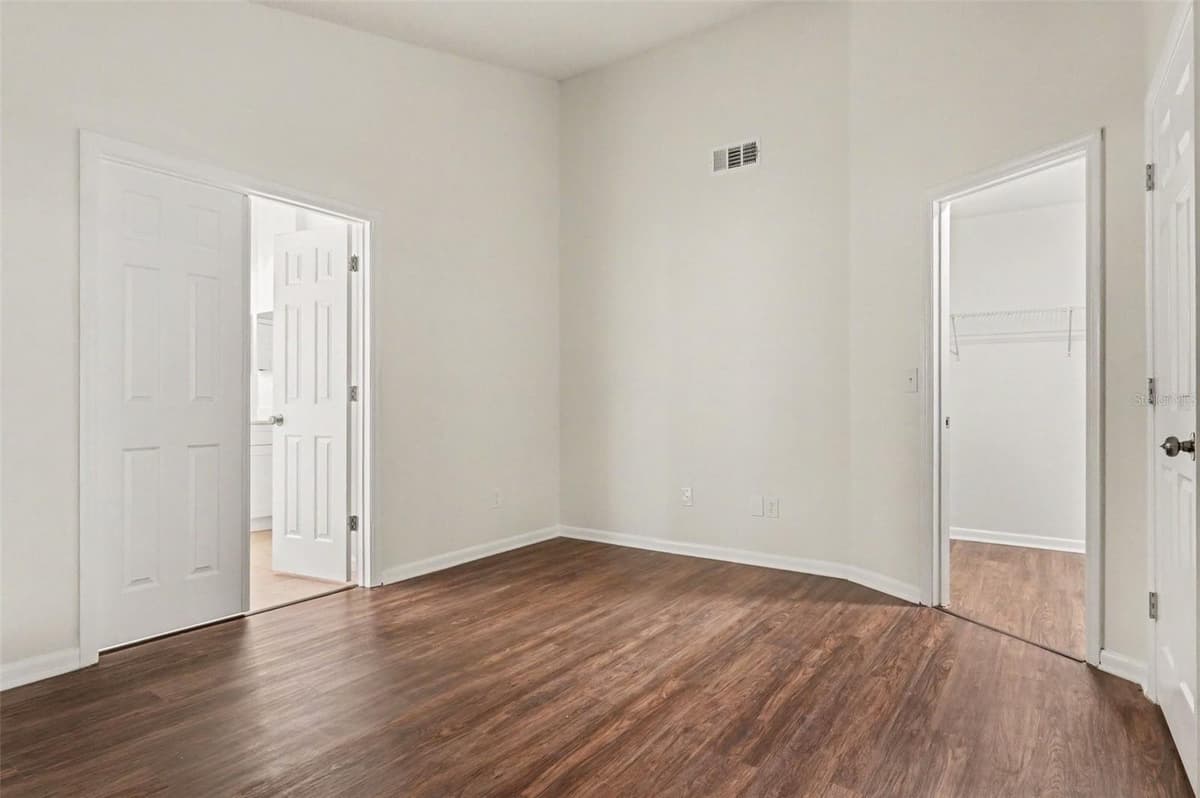 1097 COVINGTON STREET — photo 8 of 15