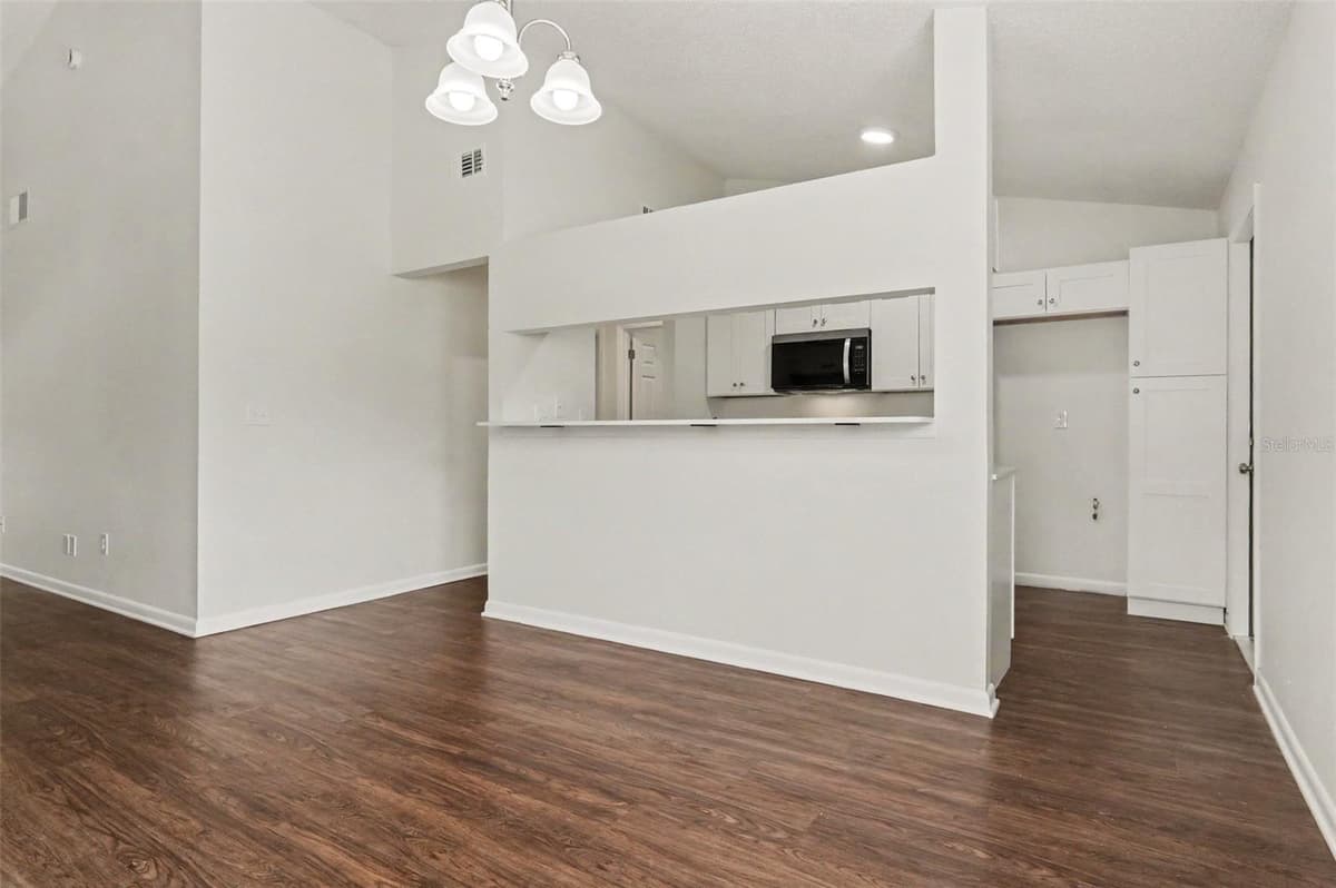 1097 COVINGTON STREET — photo 5 of 15