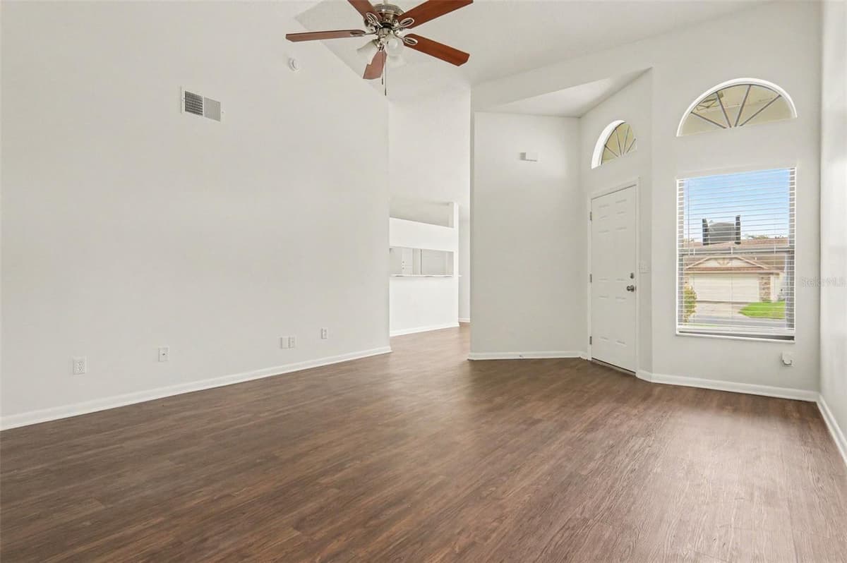1097 COVINGTON STREET — photo 3 of 15