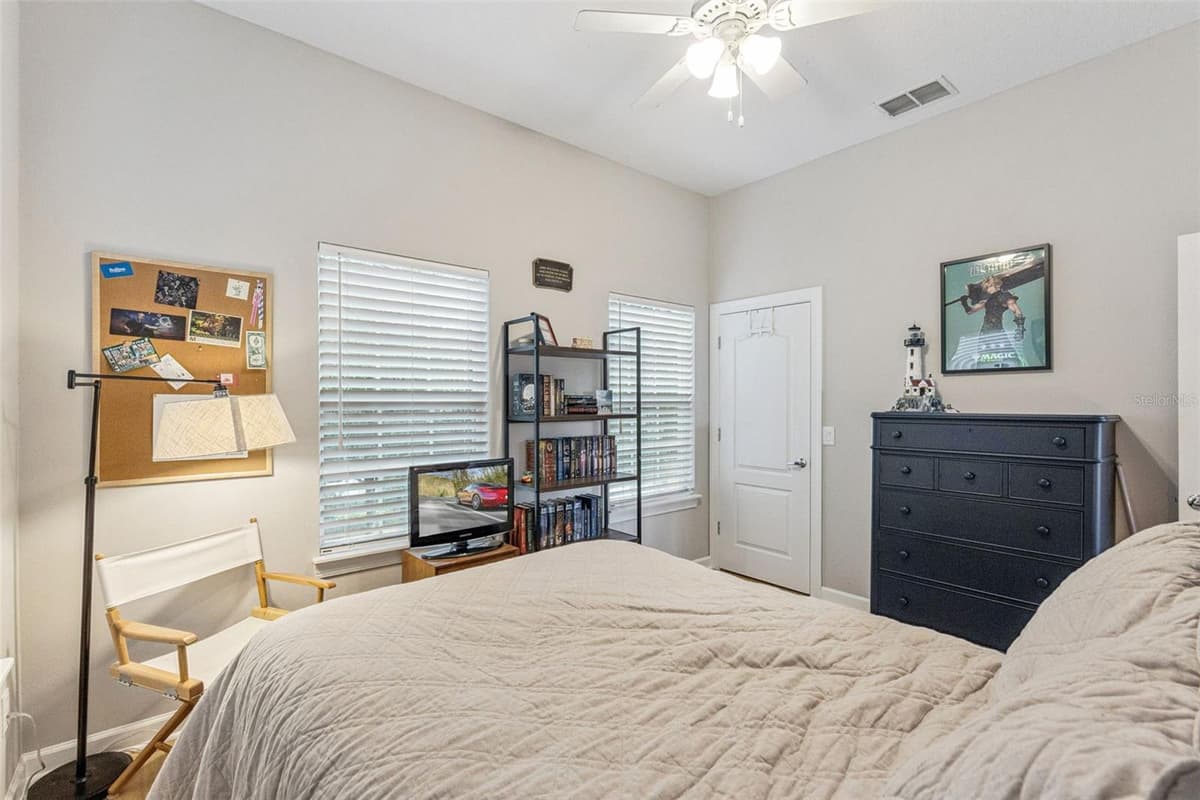 1910 ROBIN ROAD — photo 44 of 61