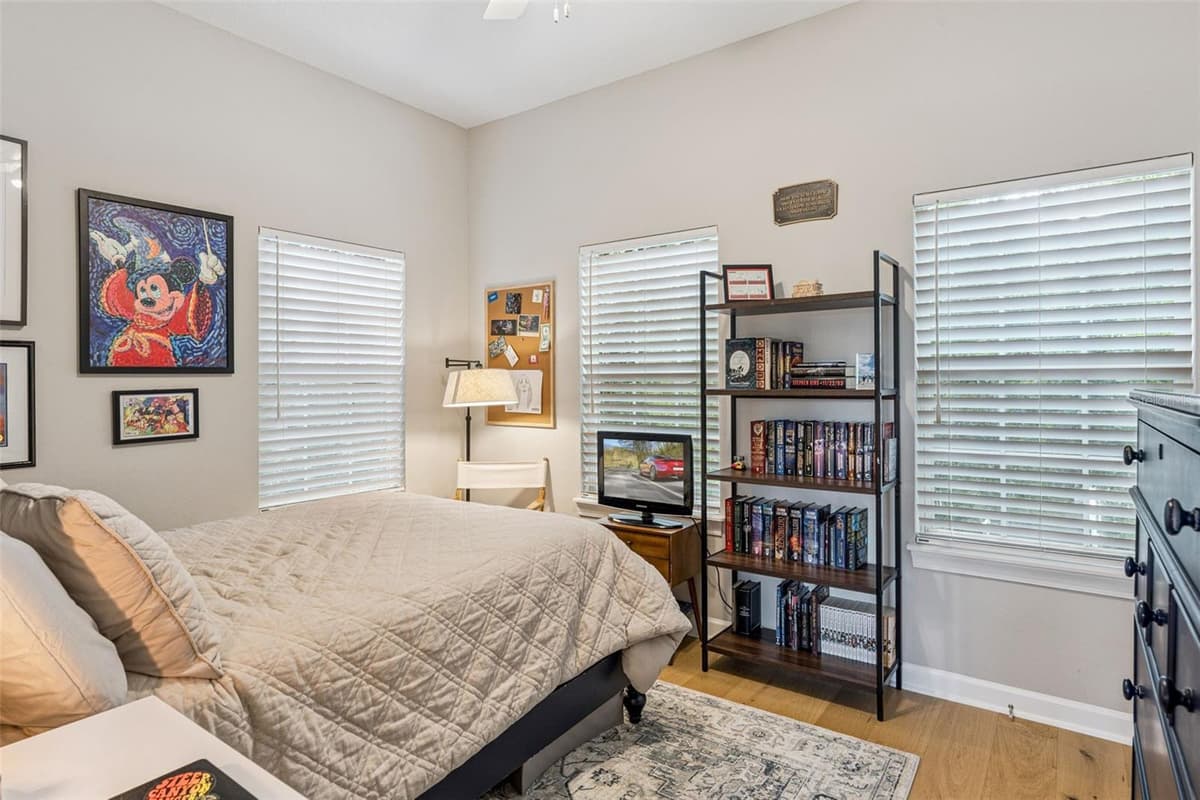 1910 ROBIN ROAD — photo 43 of 61