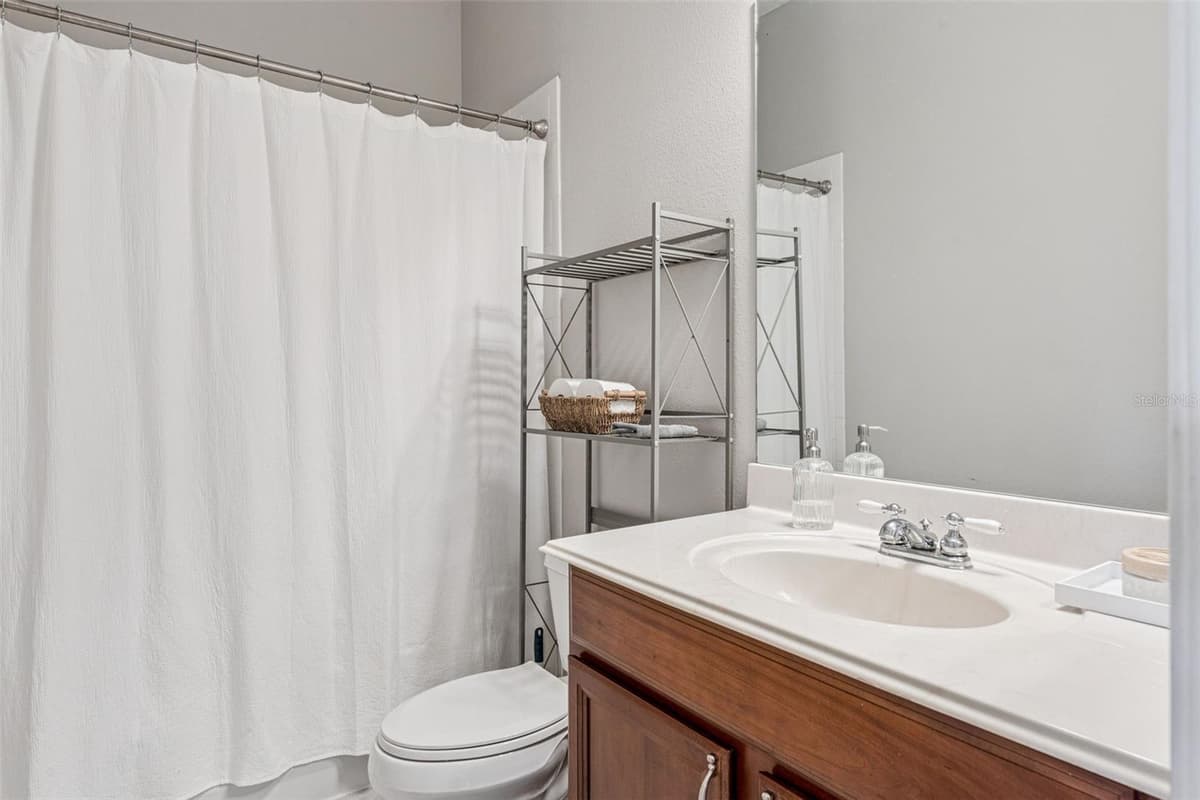 1910 ROBIN ROAD — photo 46 of 61