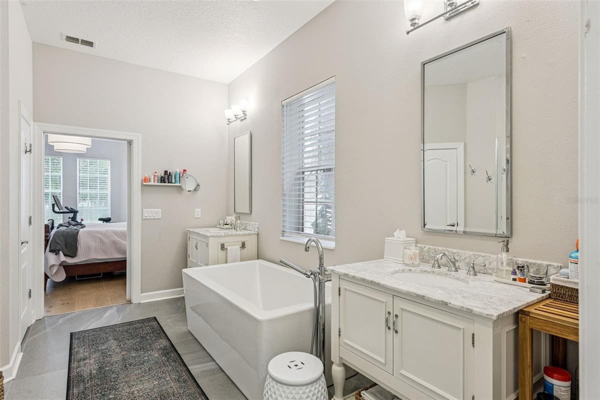 1910 ROBIN ROAD — photo 37 of 61