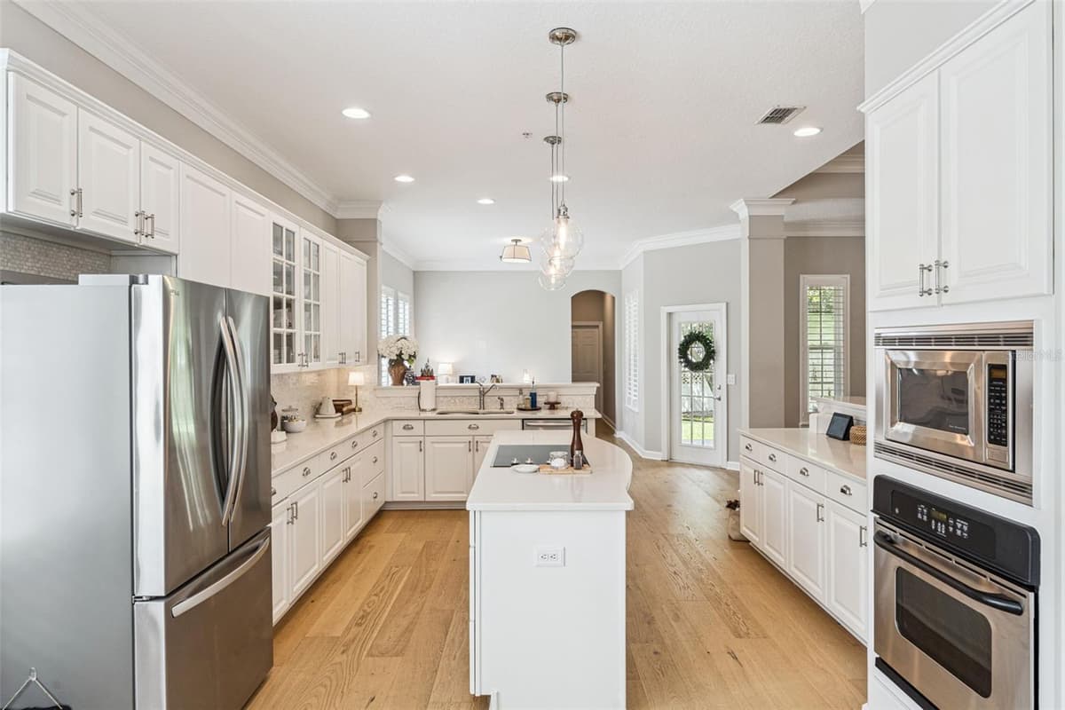 1910 ROBIN ROAD — photo 17 of 61