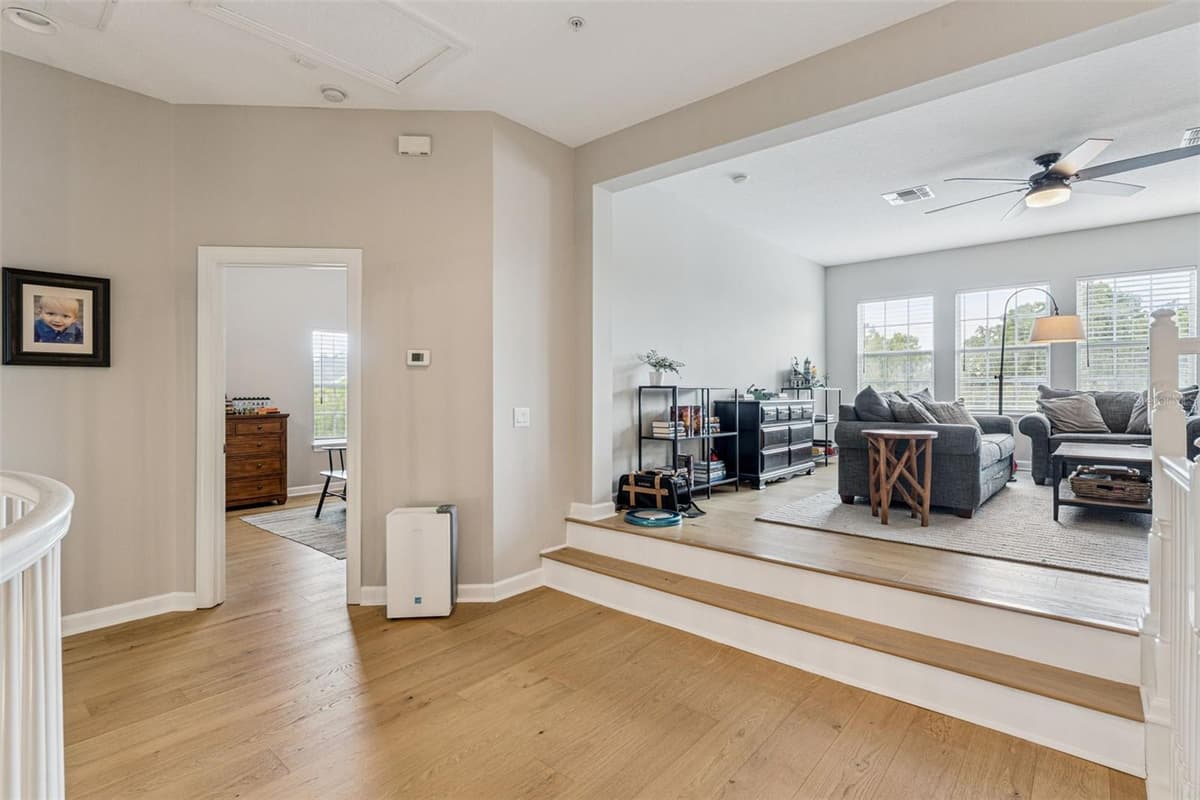 1910 ROBIN ROAD — photo 30 of 61