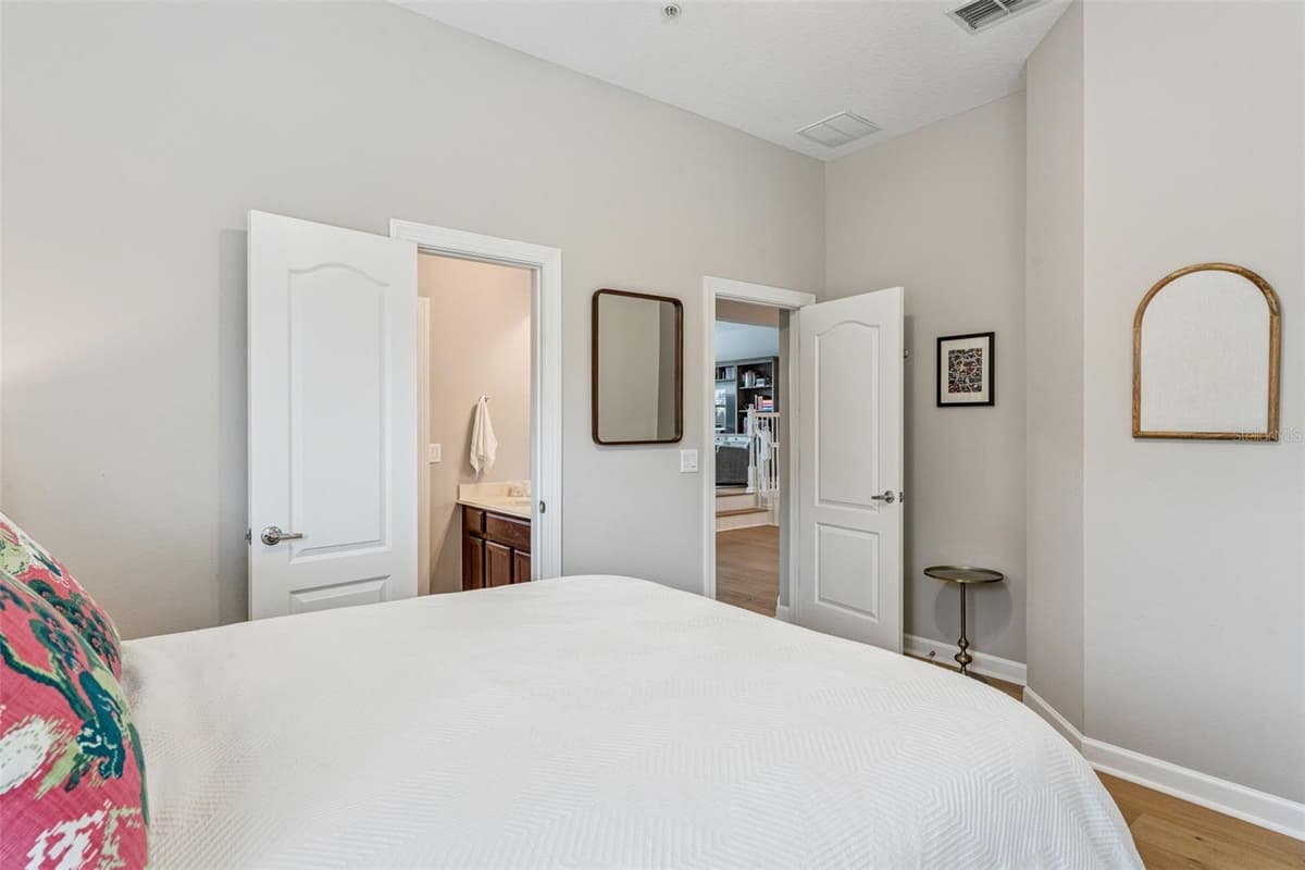1910 ROBIN ROAD — photo 38 of 61