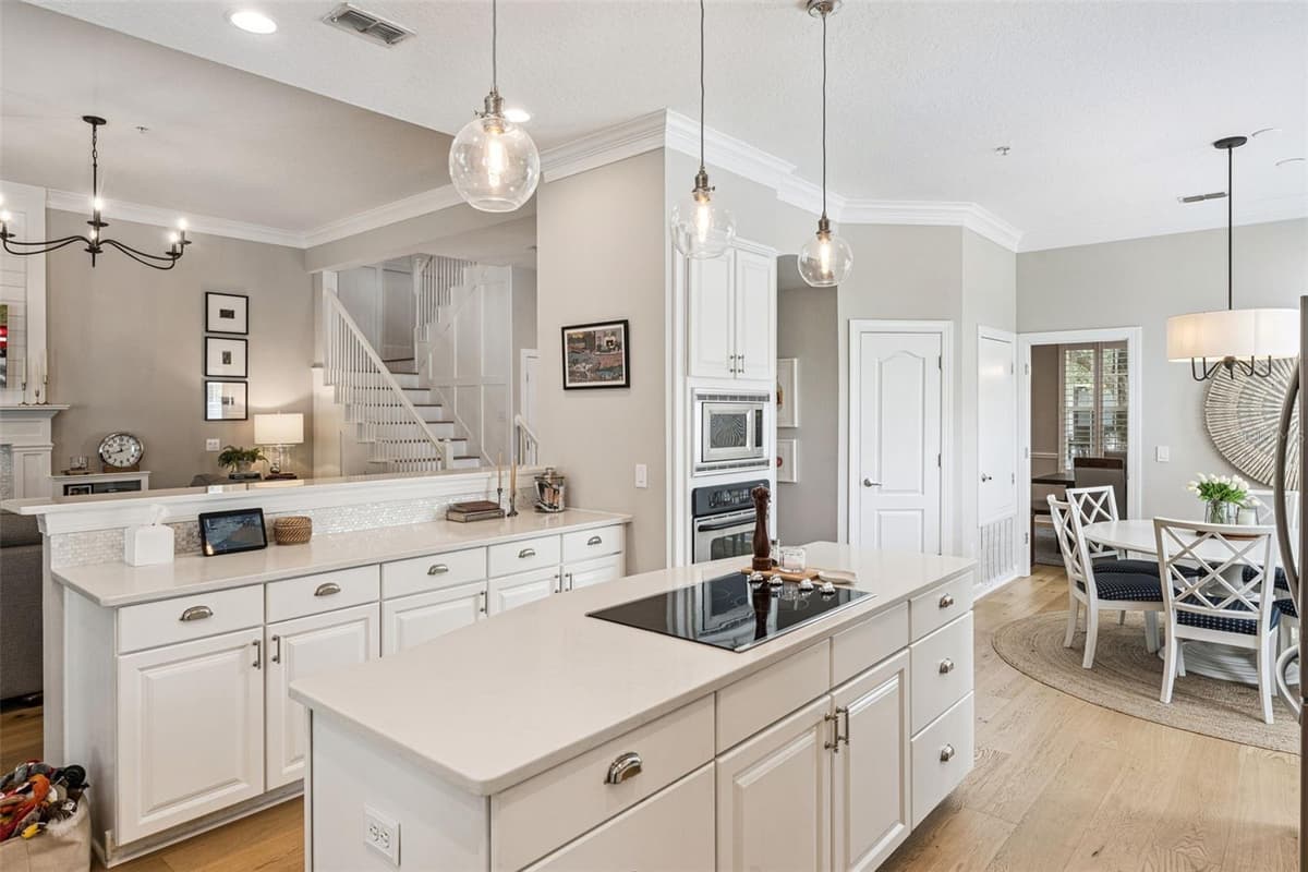 1910 ROBIN ROAD — photo 16 of 61