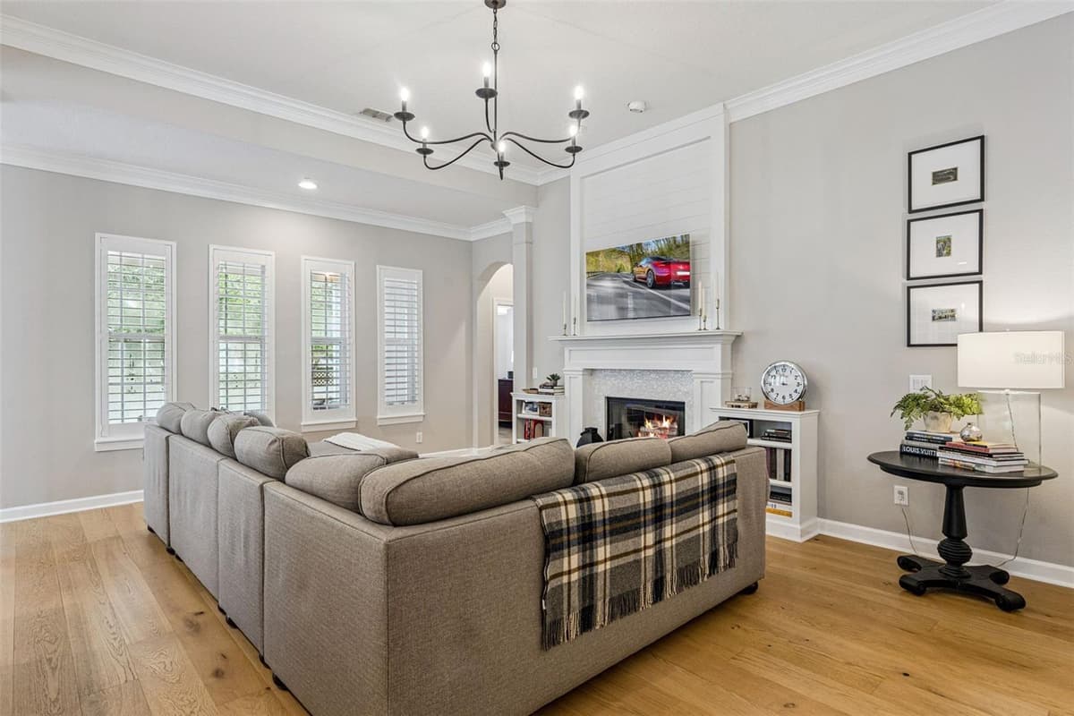 1910 ROBIN ROAD — photo 12 of 61