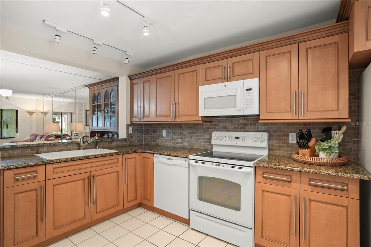 5 ESCONDIDO CIRCLE — photo 10 of 45